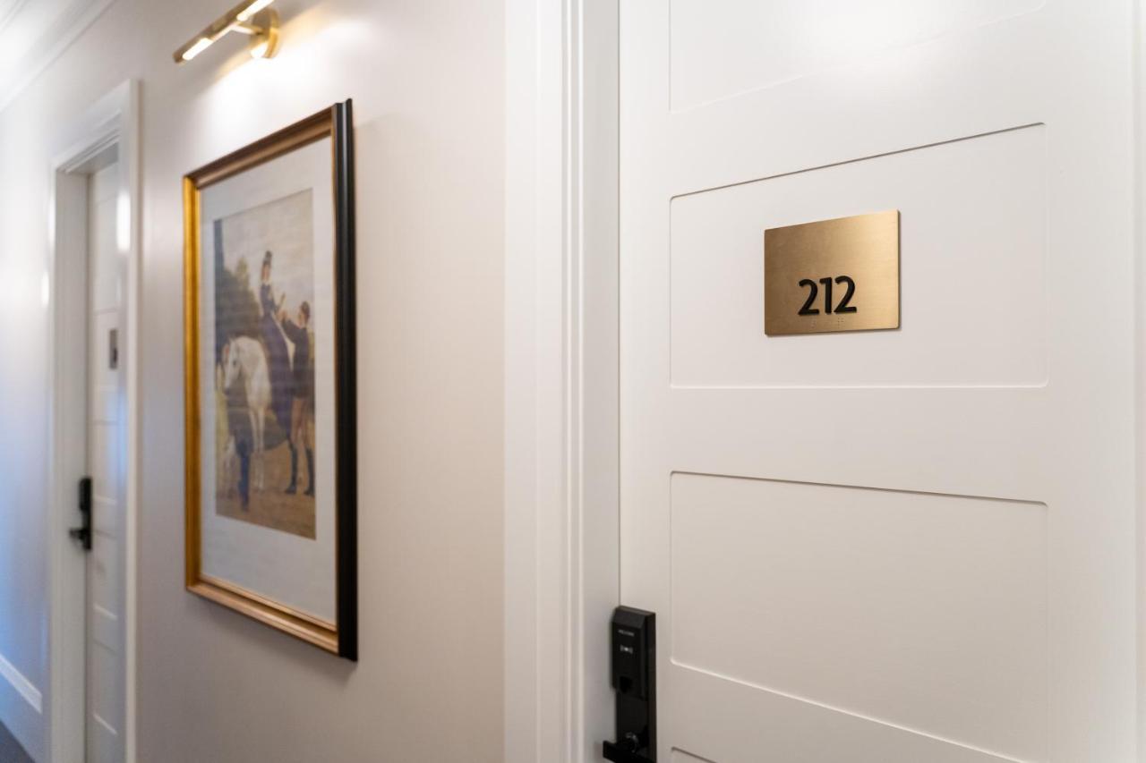 וויונג Grand Hotel And Studios מראה חיצוני תמונה