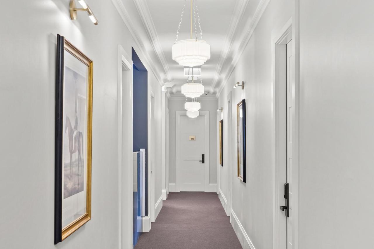 וויונג Grand Hotel And Studios מראה חיצוני תמונה
