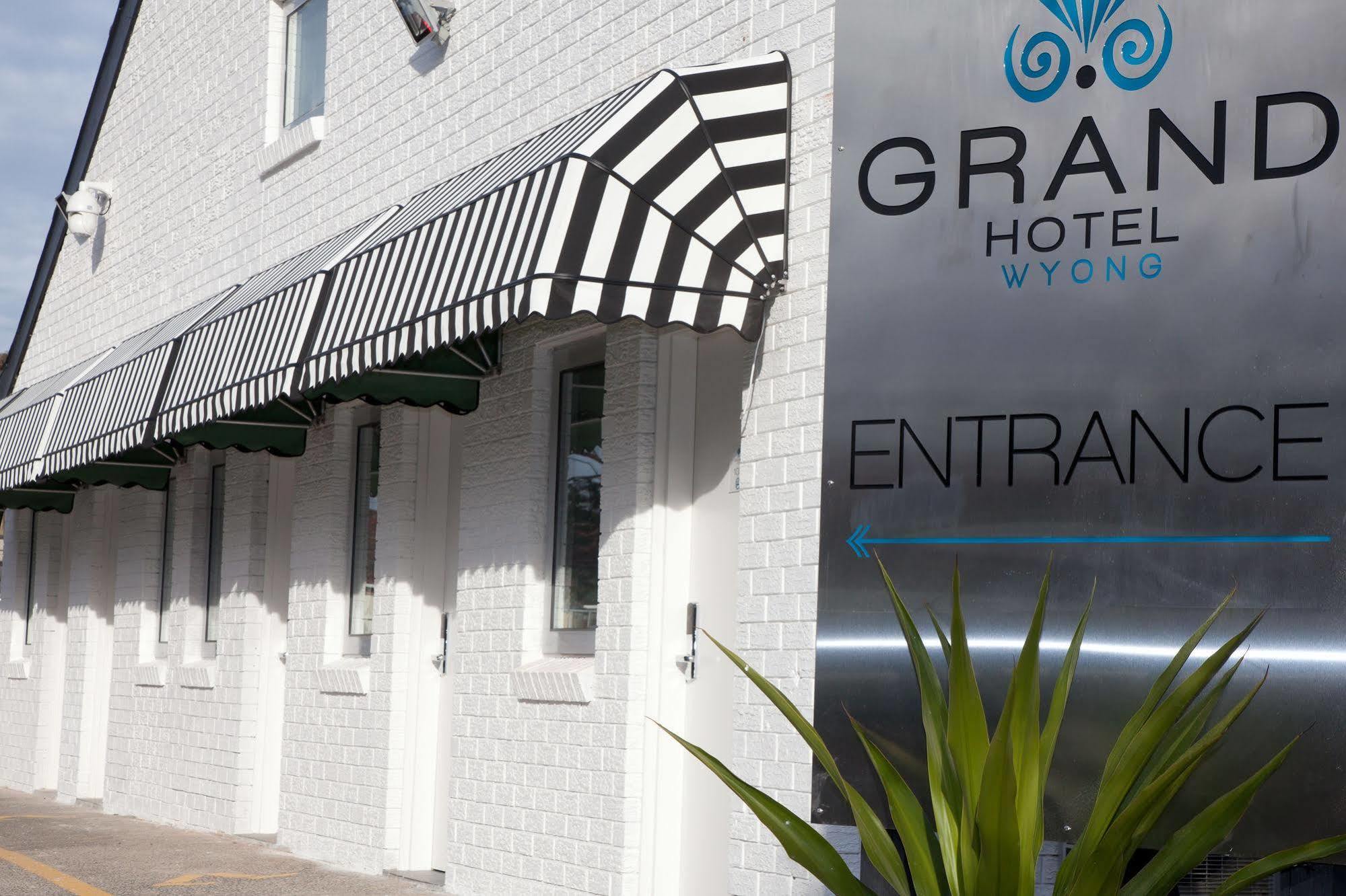 וויונג Grand Hotel And Studios מראה חיצוני תמונה